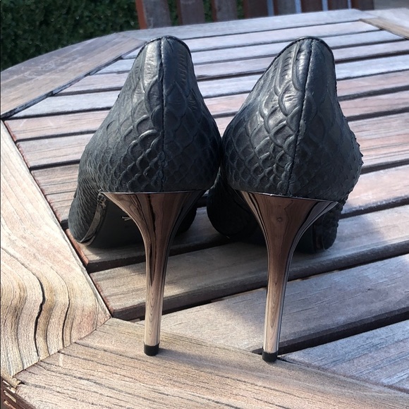 🎉Host Pick🎉Kenneth Cole Black Pumps - Picture 3 of 5